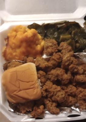 Chicken gizzards plate, sides: Mac and cheese, collard greens