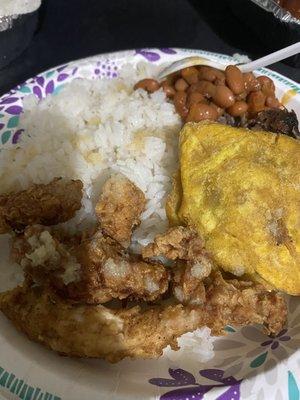 Boneless Chicken Chunks with tostones and white rice (combo serves like 4+ people)