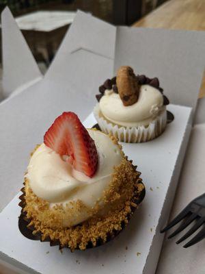 Cheesecake and cookie cupcakes