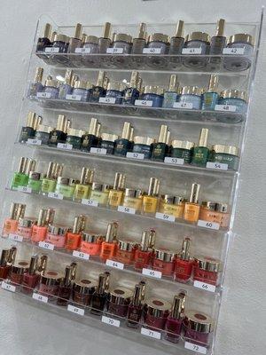 So many nail colors