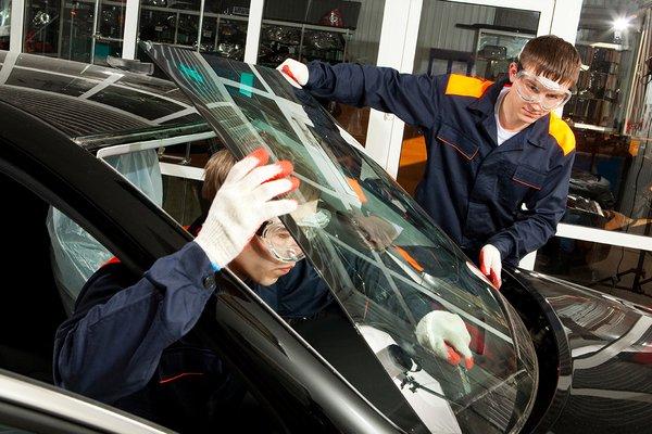 Monmouth and Ocean County New Jersey Windshield Replacement and Repair Services. Over 25 Years Experience. Mobile Service.