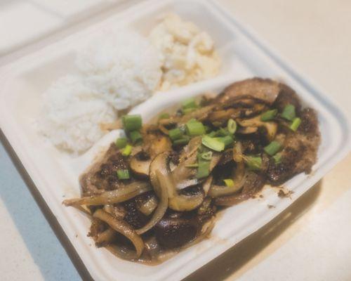 Hamburger Steak Plate (@miguelmoralesphotography on Instagram)