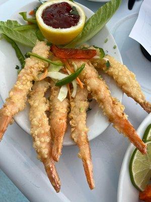 Tempura fried shrimp with house sauce