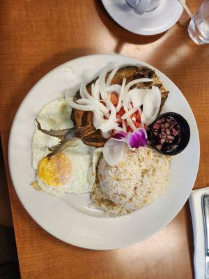 Garlic Fried Rice with Fried Boneless Milkfish with eggs