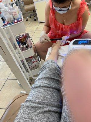 Vivían always does a perfect pedicure and manicure  never fails to leave my feet and hands looking fab!!