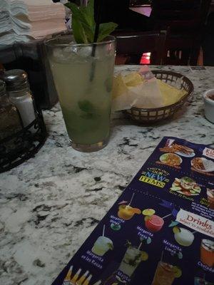 Drinks are so fresh and delicious . My mojito muy bueno !!!!