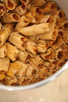 Tamales de puerco en chile rojo, puerco en chile verde, pollo en salsa verde y rajas de chile con queso.....