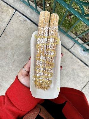 lemon bar churro (seasonal)-