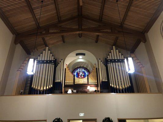 Pipe organ