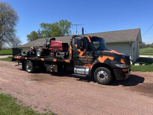 Lawnmower or machine? We tow those too!