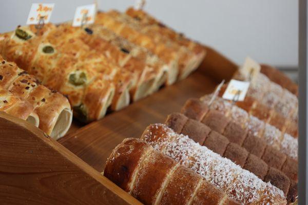 Freshly Oven-Baked Sweet & Savory Kurtos Chimney Cakes