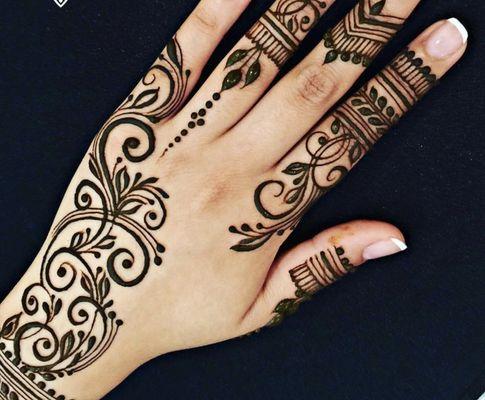 Henna tattoo