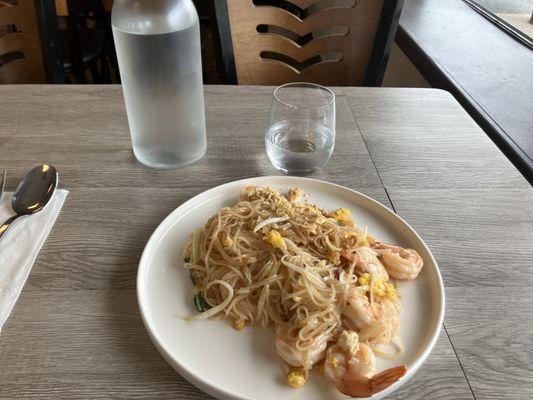 Shrimp Pad Thai Noodle.