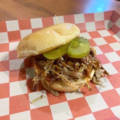 Pulled pork sandwich