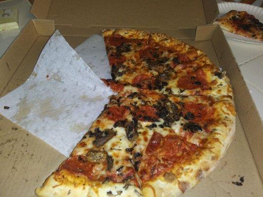 Pepperoni & mushroom large pizza