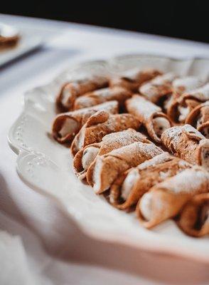 mini cannolis with chocolate chips