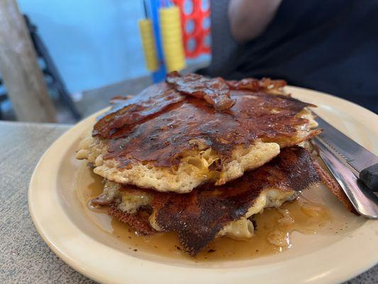 Bacon mac and cheese pancakes