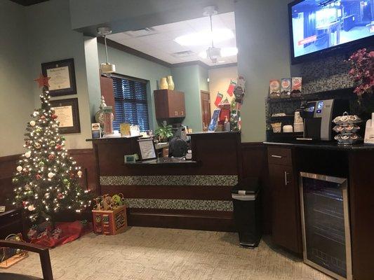 The Grinch does not live here! This place always keeps their office looking great. Friendly and prompt service each time.