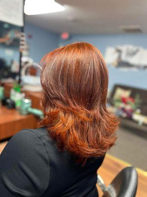 Copper hair 

Because you need time for yourself, come to @estherviz.beauty 

Dominican hair salon