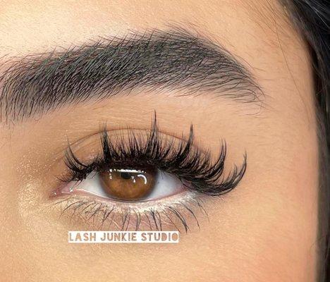 Super wispy hybrid set of lashes