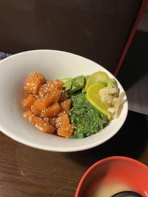 Salmon pokè bowl