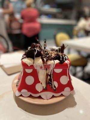 Minnie kitchen sink ($24 souvenir sink)