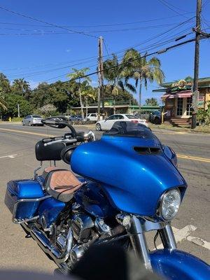 Nice 400 mile cruise all around Kona from  desert,  luscious rain forest , mountains, volcano , waterfalls, lava flows beaches.