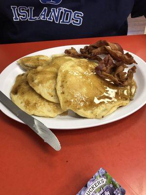 Pancakes with bacon