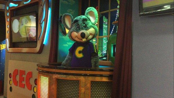 Chuck E. Cheese chilling in his Studio C Alpha stage.