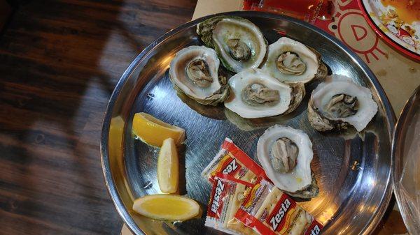 Steamed oysters