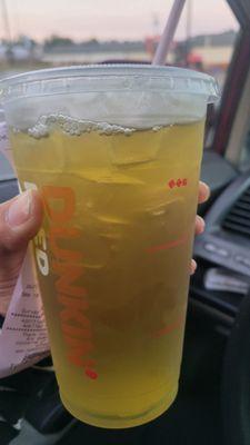 Kiwi watermelon refresher with green tea