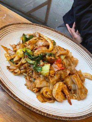 Drunken noodle with shrimp