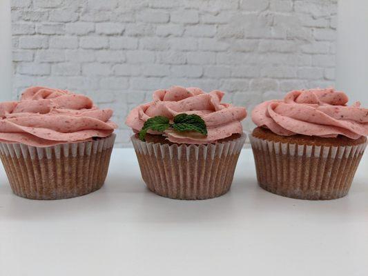 Strawberry cupcakes with strawberry buttercream