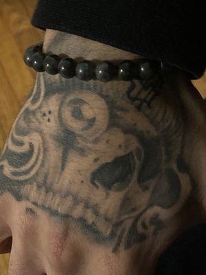 Healed custom skull in a skully .