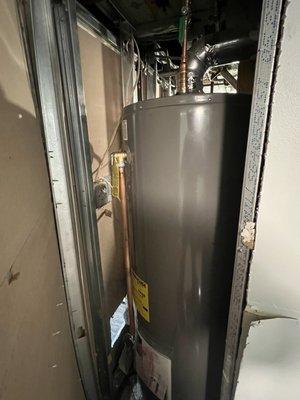 Hot water heater