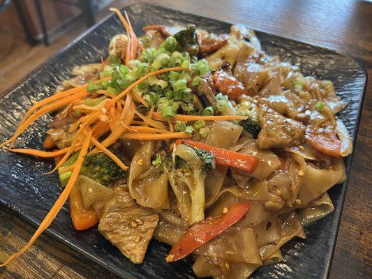 Pork Drunken Noodles ($15.50)