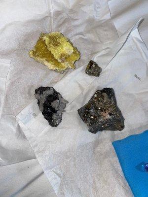 Sulfur, pyrite, sphalerite+pyrite+quarts combo, and a sphalerite+quarts combo