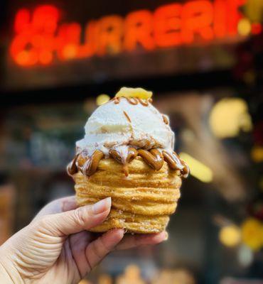 apple churro sundae | churro cup, apple cinnamon ice cream, custard cream, apple compote, dulce de leche (nov special)