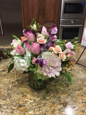 This is pictures of the valentines pastel spring bouquet I ordered for my daughter. I turned out beautiful!!