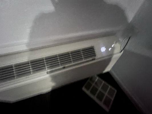 Shittty broke ac