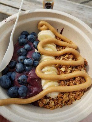 High Tide bowl with blueberries! Vegan and delicious