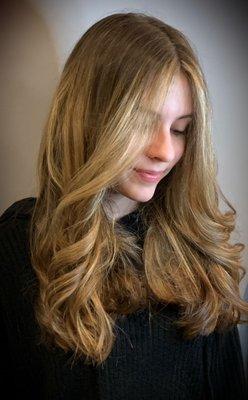 Beautiful blend - teen Balayage Foilayage and money piece -