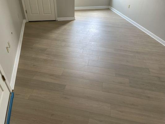 Flooring on diagonal