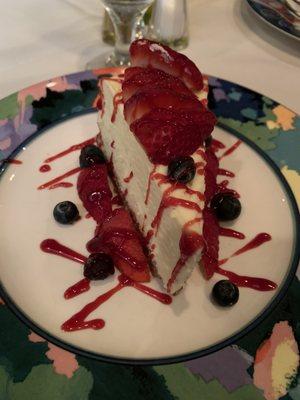 Cheesecake with fresh berries