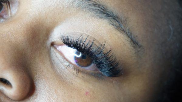 Hybrid Eyelash Extensions