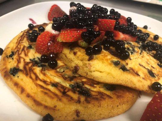 Buttermilk Pancakes w/ Berries