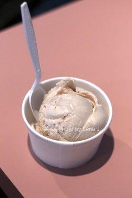 Coconut Chai Non-Dairy Ice Cream ($4 for 1 scoop)