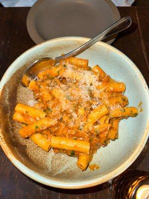 RIGATONI BOLOGNESE