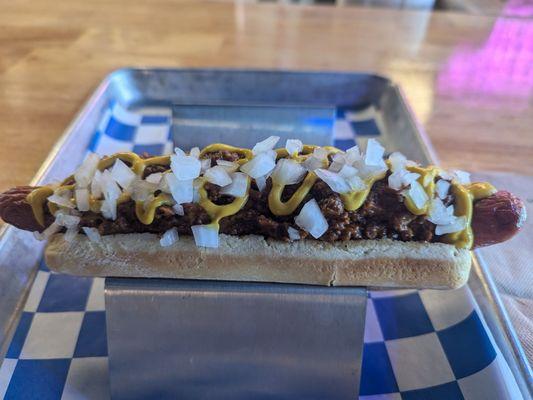 Detroit chili dog