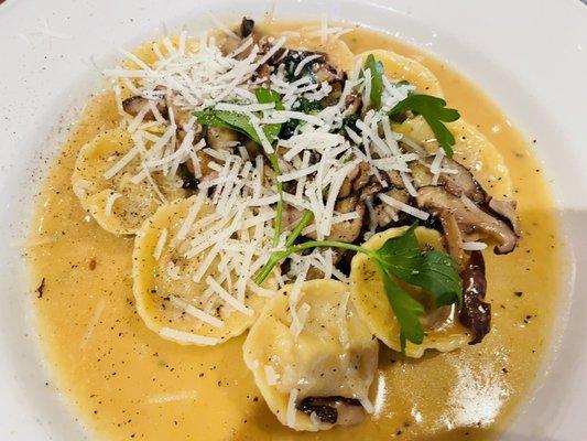 Veal + Wild mushrooms ravioli - it was amazing